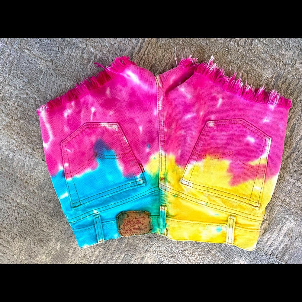 Tye Dye Levi shorts